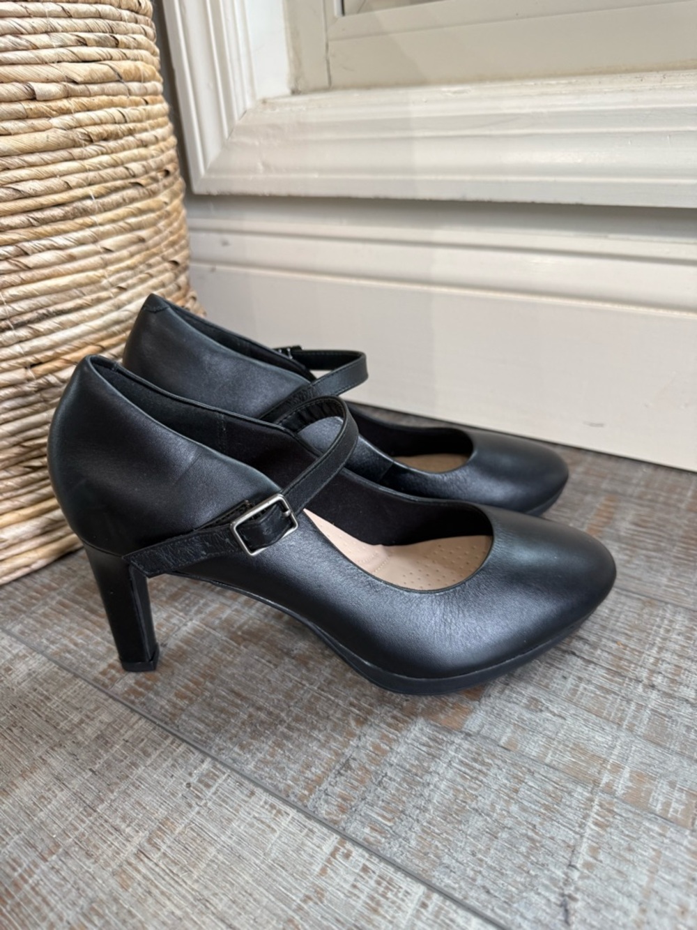 Clark’s Ambyr Mary Jane classic pump sz7 like new